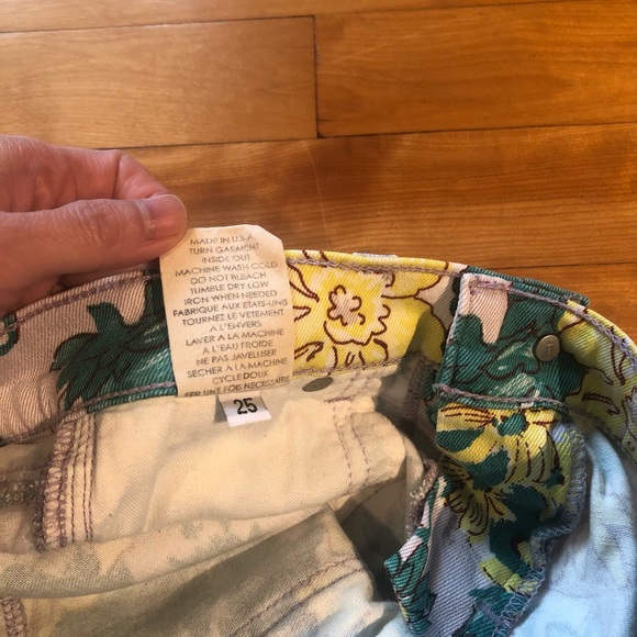 Textile by Elizabeth and James floral print jeans sz 25 - Picture 4 of 7
